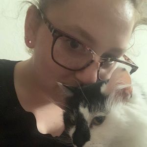 Meet your Posher, Felicia